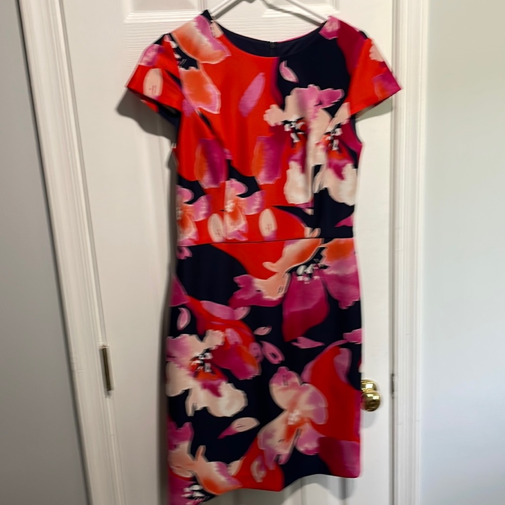 Vince Camuto size 8 flower dress